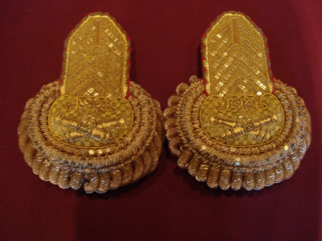 Epaulettes