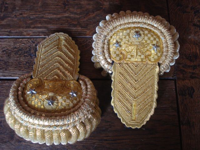 Epaulettes Epaulettes
