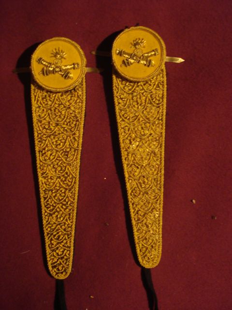 Laiton estampé, jugulaires et gourmettes Laiton estampé, jugulaires et gourmettes