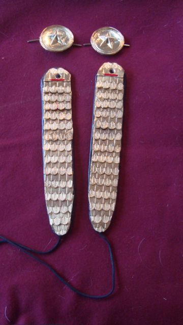 Laiton estampé, jugulaires et gourmettes Laiton estampé, jugulaires et gourmettes