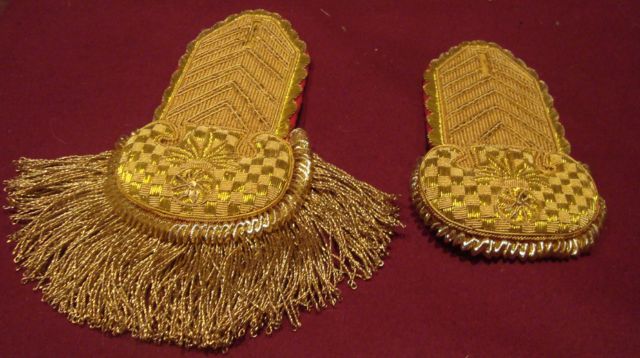 Epaulettes